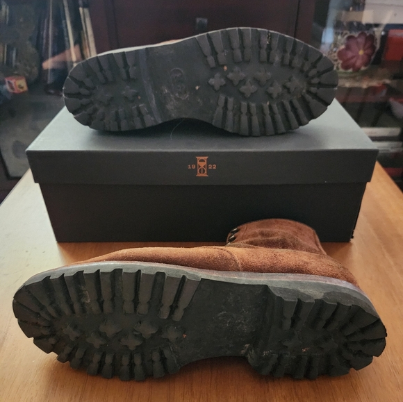 Allen Edmonds Higgins Mill Suede Boot - Picture 5 of 5